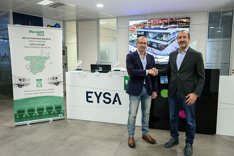 Javier Delgado, CEO de EYSA, y Carlos Suárez, director B2B de Movilidad de Repsol 1