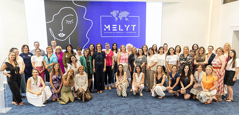 Melyt Foto de familia