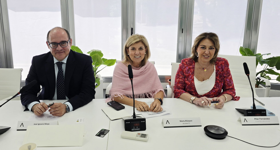 Ignacio Moya, Marta Blázquez y Pilar Fernández   FACONAUTO