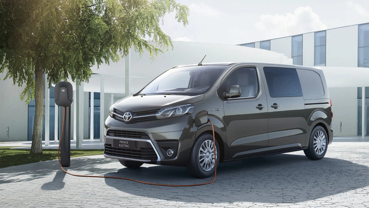Ligeros 9  toyota proace electric 1