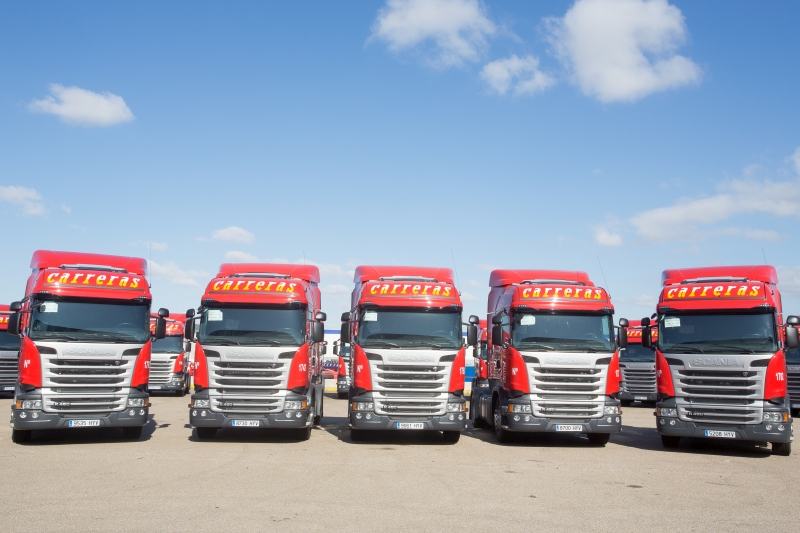 Algunos de los vehículos Scania recientemente adquiridos por Carreras.