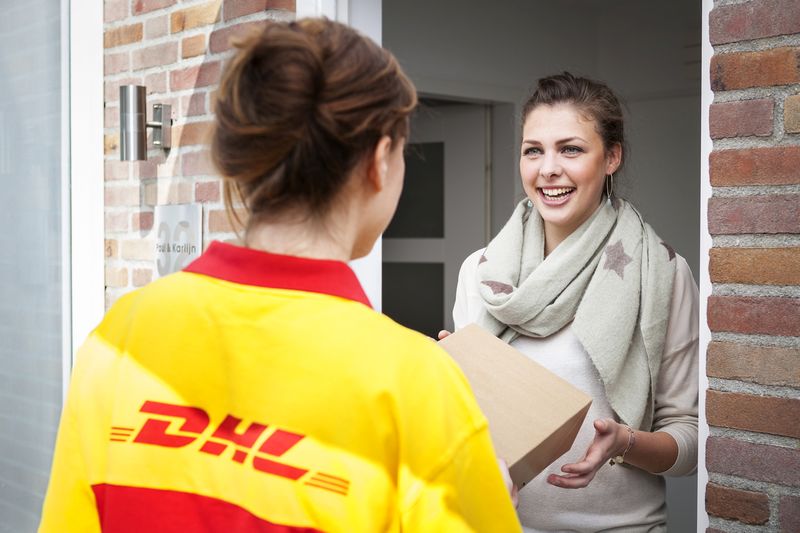 tubo Generalizar Carnicero DHL Parcel lanza un servicio de entregas para e-commerce en la península  ibérica