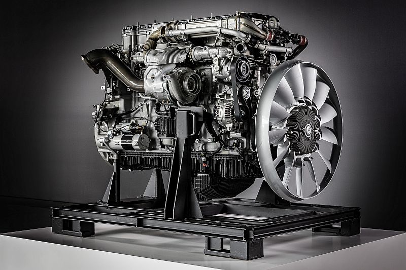 La nueva versión del motor Mercedes-Benz OM 470 ofrece 456 CV y un par máximo de 2.200 Nm Mercedes-Benz; OM 470 Euro VI; 240 kW/326 hp – 335 kW/456 hp; 6 cylinder; displacement 10.7 l; max. torque (Nm) at 1/min: 1,700 - 2,200 / 1,100