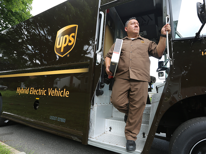 Service vende su división UPS Freight