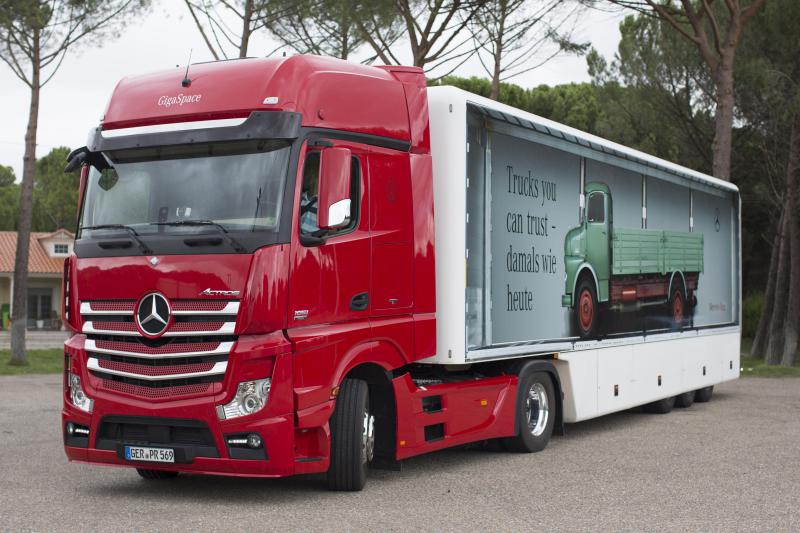 Mercedes-Benz lideró las ventas de tractoras en febrero.