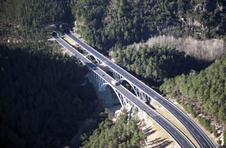 La C-25 ni es autopista ni forma parte de la Red Transeuropea.