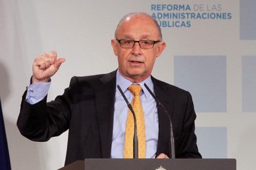 Montoro recuerda que la Comisión Europea no demandó al Gobierno en relación con el impuesto.