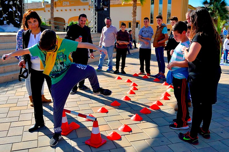 Las gafas que simulan los efectos del alcohol protagonizaron una de las actividades de la jornada.