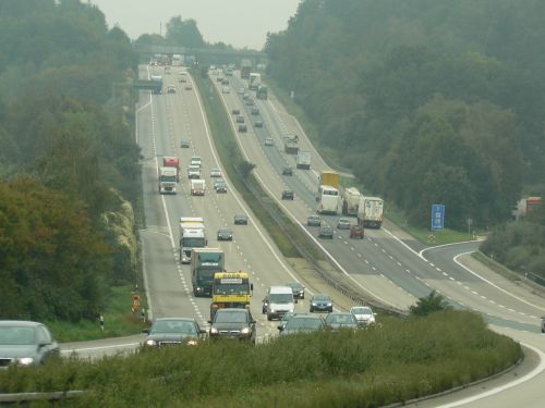 Europa quiere aumentar impuestos a los camiones