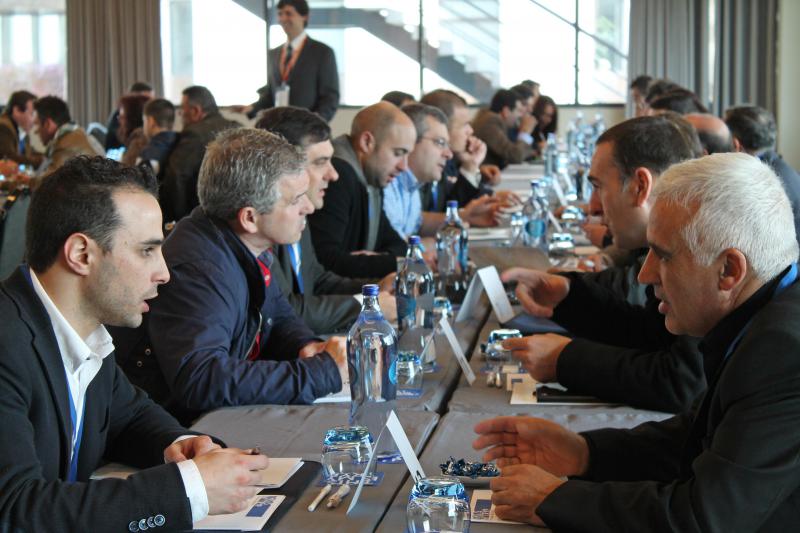 El evento se configuró en torno al sistema de encuentros rápidos o "speed networking". 