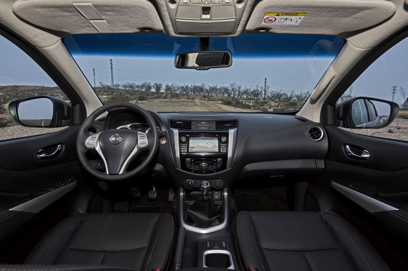 interior nuevo NISSAN NAVARA NP 300