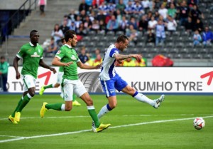 La imagen de Kumho ya es habitual para los hinchas del Schalke 04.