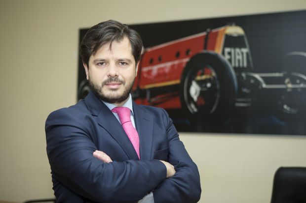 Menéndez Menchaca cuenta con con una dilatada y exitosa trayectoria profesional en el sector del automóvil.