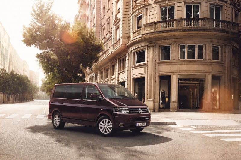 El nuevo Multivan Premium está disponible desde 44.300 euros. 