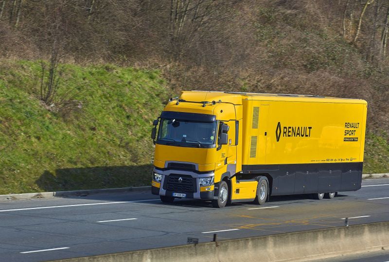 renault_trucks_t520_renault_sport_formula_1_team_7