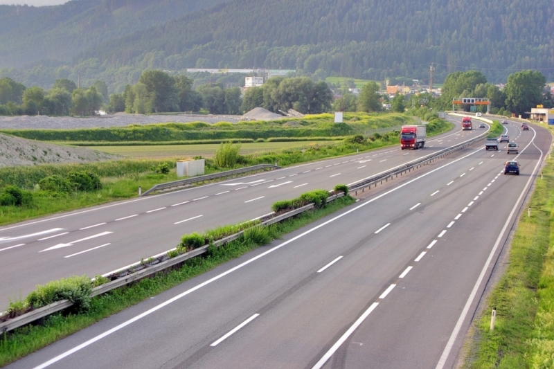 EL Tirol ha decidido prohibir la circulación a pesar de que la UE ya le ha avisado en dos ocasiones de que la medida es ilegal.