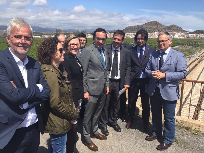 Rull y Salvador, con sus respectivos equipos, han visitado las obras del Corredor Mediterráneo a su paso por Almenara (Castellón).